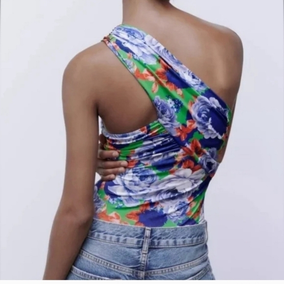 ZARA One Sleeve Floral Asymmetric Bodysuit - Picture 3 of 14